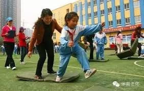 詹姆斯30分助湖人胜鹈鹕，41岁老将平框跳震惊锡安